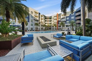 Terrace/patio - Bright 2BR/2BA Tampa Haven: Productivity & Relaxation (Tampa)