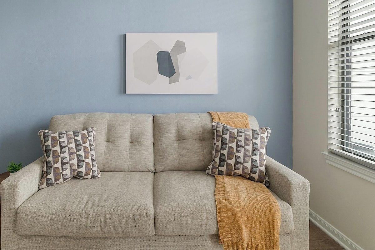 Standard Apartment (1 Bedroom) | Living area | 50-inch TV with digital channels