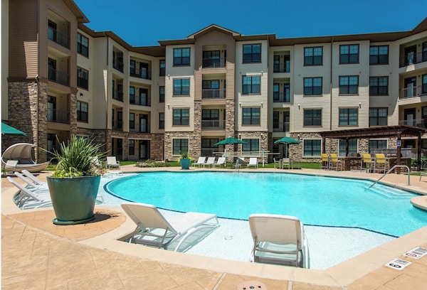 Landing Apartments Houston - Liberty Lakes - Deer Park, TX