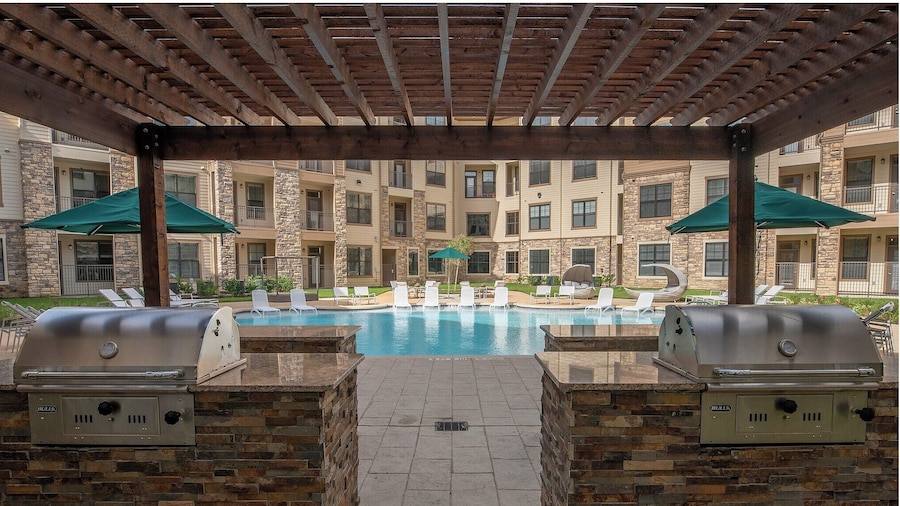 Landing Apartments Houston - Liberty Lakes