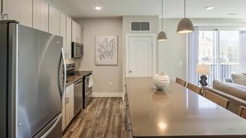 1 bedroom, individually decorated, individually furnished
