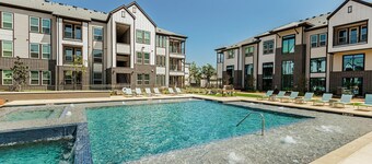 Landing Furnished Apartments - Larkspur