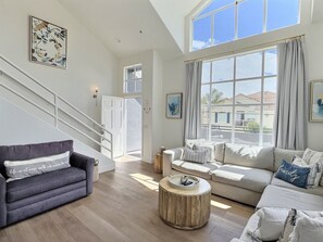 Smart TV, fireplace - Shelly Shores: Quiet Retreat—Pet OK, Steps to Pier & Town! (Pismo Beach)
