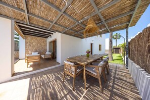 Outdoor dining - Casa Victoria | Ibiza town 5 min (Islas Baleares)