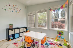 House (4 Bedrooms) | Interior
