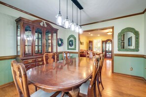 House (4 Bedrooms) | Interior