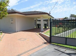 Property grounds - Room-cozy Room in Morley Near Airport (Perth)