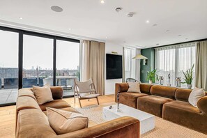 Living area - Delightful 2BR Flat in London (London)