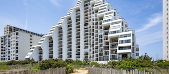 Beachfront 1 BR 1.5 BA Unit with a Pool and Fantastic Ocean Views!