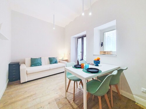 Beautiful apartment for 2 guests with A/C, WIFI, TV and balcony