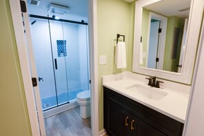 Condo, 2 Bedrooms | Bathroom - 12C Richmond Park 2 Bedroom, 2 Bath 2 Condo (Myrtle Beach)