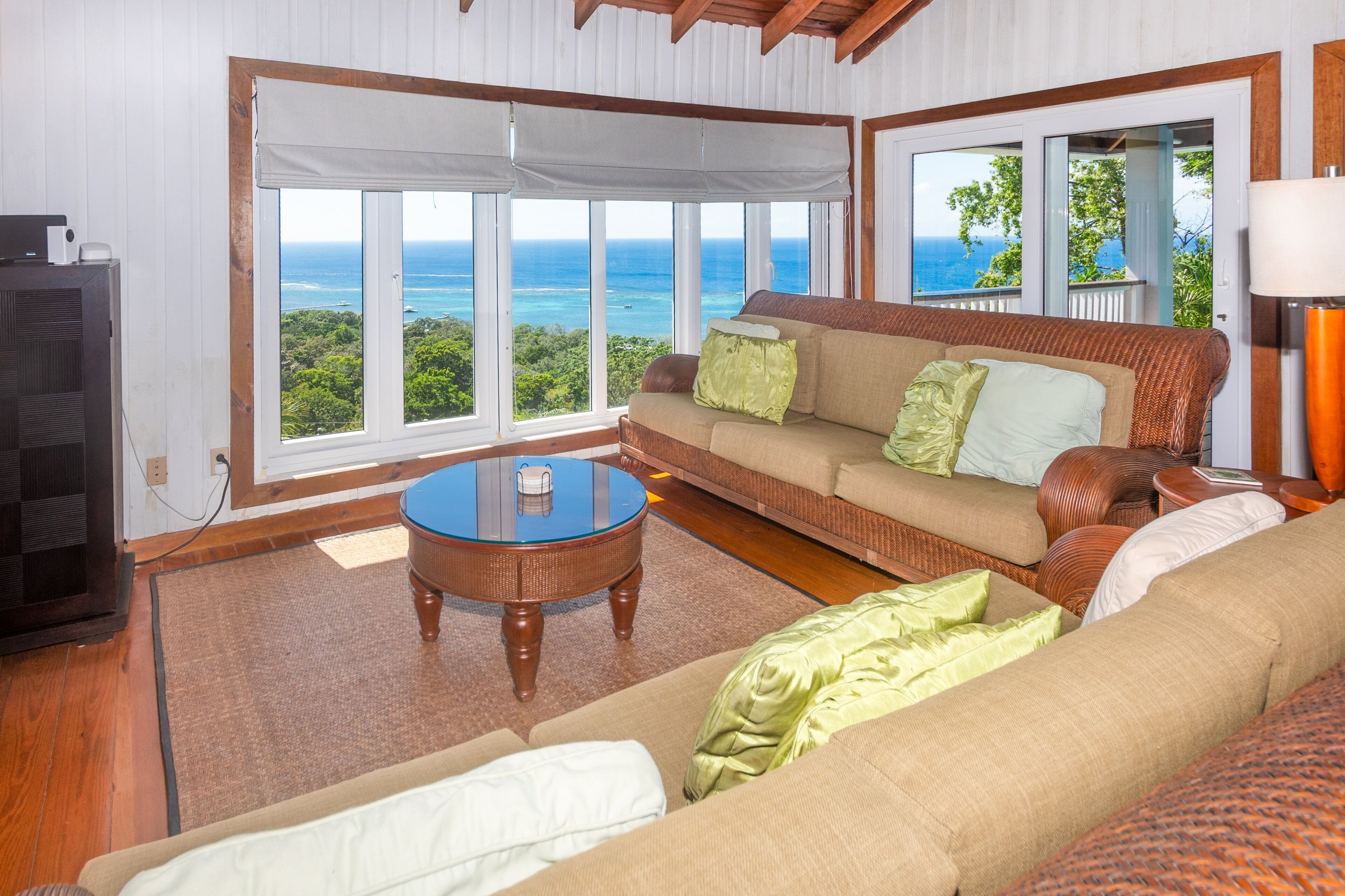 House, 2 Bedrooms | Living area