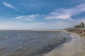 Beach nearby - New to VRBO 3 Bedroom Villa - Golf cart included - 604 Newhaven (Fripp Island)