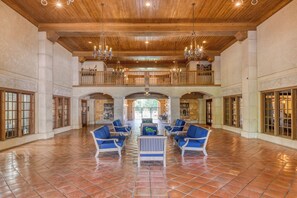Lobby - 1st floor King Suite w/kitchenette-Pool-Hot tub-near historic district (Saint Augustine)
