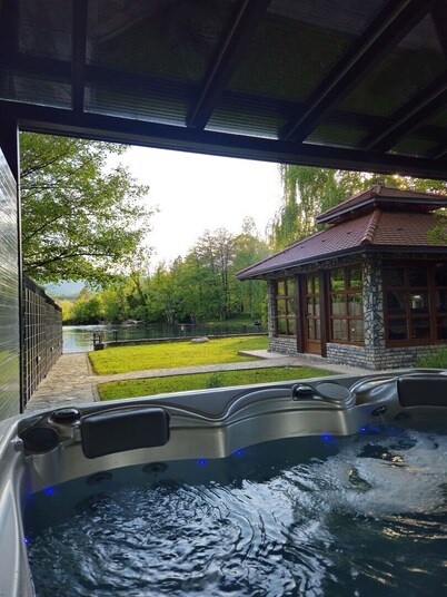 Villa ENT / Apartment 2 with Jacuzzi