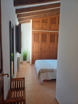 2 bedrooms, iron/ironing board, WiFi, bed sheets - Alacantí House. Cozy house with pool and patio in Pollença (Pollença)