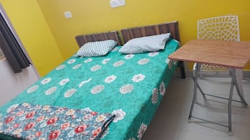 Double Room | In-room dining