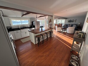 Interior - Golden View lake house on Crawford Pond (Union)