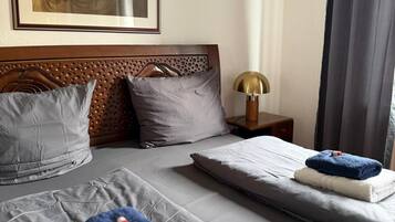 4 bedrooms, in-room safe, desk, iron/ironing board