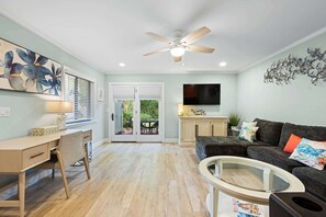 TV - Stones Throw to the Shore (Hilton Head Island)
