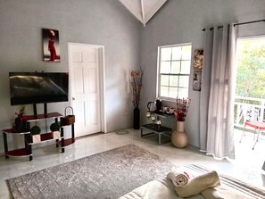 7 bedrooms, iron/ironing board, WiFi, bed sheets - Eaton Hall - 7 Bedroom Villa,Rodney Bay 5 minutes to Marina and close to beach. (Rodney Bay)