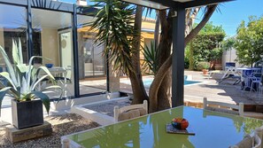 Outdoor dining - VILLA DU SUD (Boujan-sur-Libron)