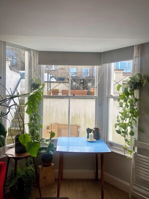 Interior - Cute and colourful East London garden flat close to Victoria Park (London)