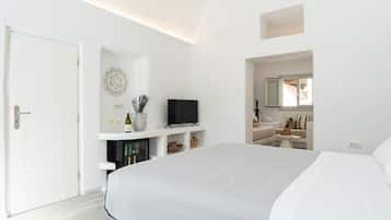 Villa, 1 Queen Bed with Sofa bed, Private Pool | In-room safe, soundproofing, iron/ironing board, free WiFi