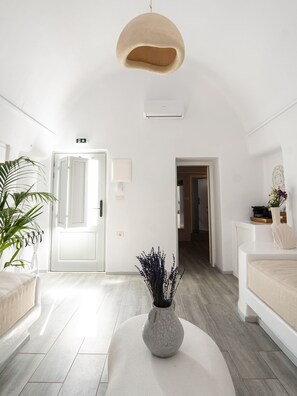 Villa, varias camas, aire acondicionado | Interior
