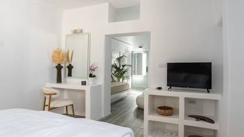 Villa, meerdere bedden, airconditioning | Luxe beddengoed, een minibar, een kluis op de kamer, geluiddichte muren