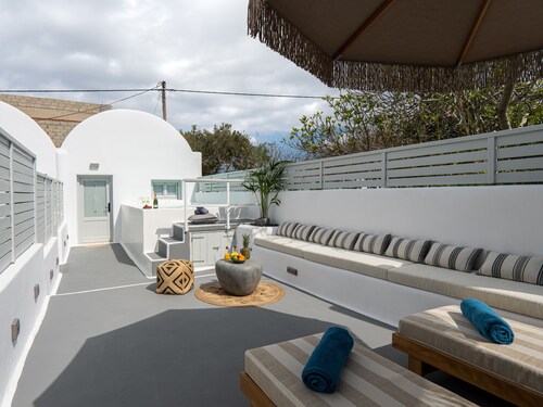 Santorinico villas 
