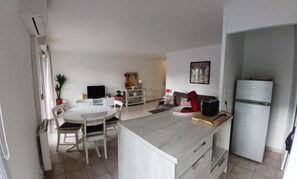 Interior - Charming T2 near Avignon festival (Montfavet)
