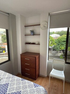 1 bedroom, iron/ironing board, Internet, bed sheets - Cozy studio apartment in the Eucharistic Quarter. (Cali)