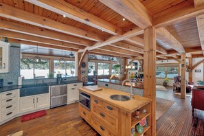 Fridge, microwave, oven, stovetop - Lakefront Sandy Beach Private Dock Fire Pit Views Peaceful (Alton)