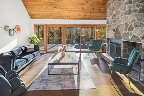 Modern Mountain Retreat: 4-bedroom house near Windham ski resort