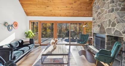 Modern Mountain Retreat: 4-bedroom house near Windham ski resort