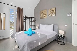 2 bedrooms, WiFi, bed sheets - Casa Breeze with a refreshing shared pool and views over the lagoon (Kralendijk)