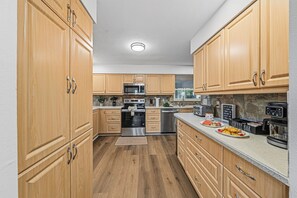 Fridge, microwave, oven, stovetop - 6 King Suites | Pool + Game Room Oasis Near Beaches (Seminole)