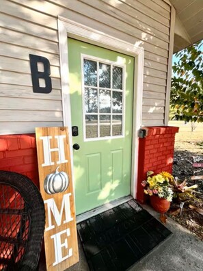Exterior detail - Stay Together, Full Property, Friendly Host
2 Private Attached Units A & B (Lake City)