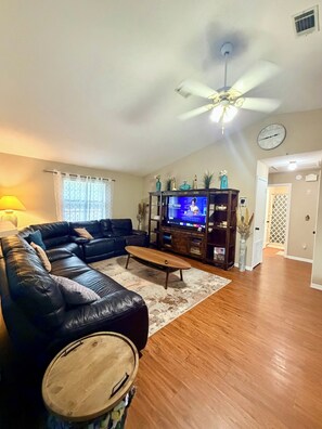 Living area - Stay Together, Full Property, Friendly Host
2 Private Attached Units A & B (Lake City)