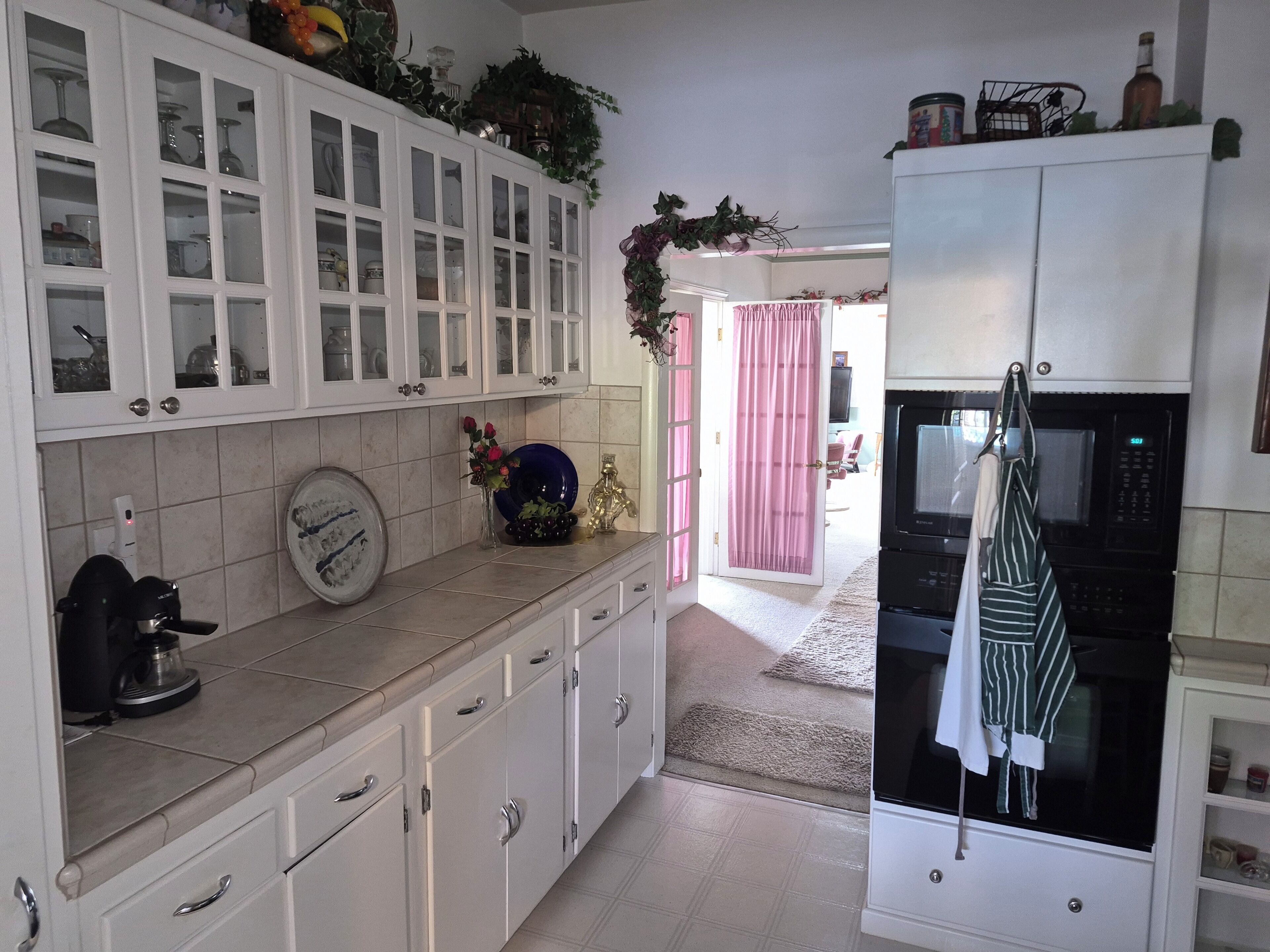 Micro-ondes, four, plaque de cuisson, lave-vaisselle