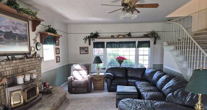 Nichols place, 4 bed ranch property. Grants Pass, Oregon
RV hookup available