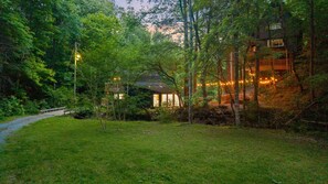 Property grounds - Creekside Bungalow | Hot Tub, Sunroom + Private Suite (Sevierville)