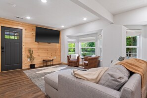 Smart TV - Creekside Bungalow | Hot Tub, Sunroom + Private Suite (Sevierville)