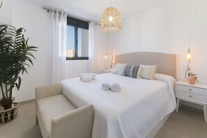 2 bedrooms, in-room safe, iron/ironing board, free WiFi - AG ALAMO 8C - only families (Playa de Gandía)