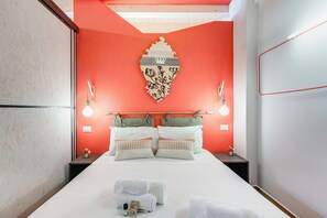 Room - Apartment with private garden and parking (10 minutes from the Colosseum) (Roma)