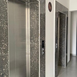 Interior - AVÉRA stays - Gym + heated Pool + Parking + Gaming (Nairobi)