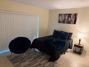 3 bedrooms, iron/ironing board, free WiFi, bed sheets - Spacious 3/2 home with AC and Hot tub in New Port Richey Families welcomed! (New Port Richey)