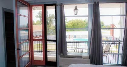 7 Gables Motel Burnside Near Somerset US 27