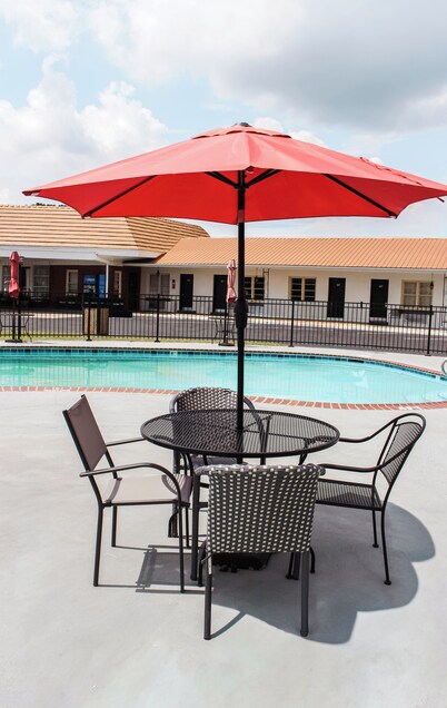 7 Gables Motel